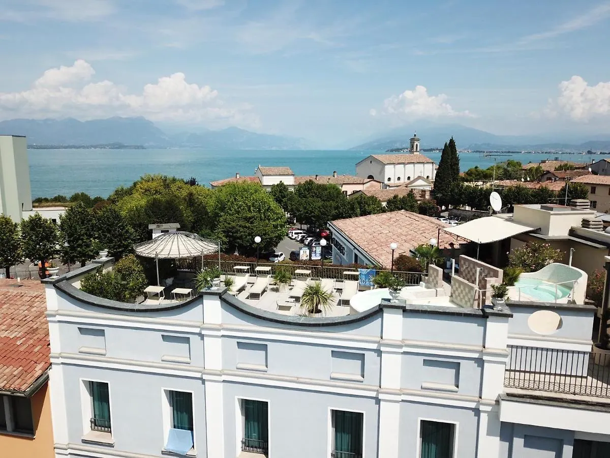 Hotel Enrichetta Дезенцано-дель-Гарда Италия